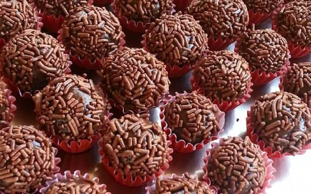 Brigadeiro au chocolat — pâtisserie artisanale brésilienne
